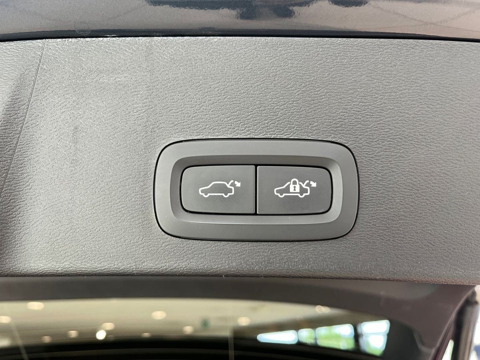 Volvo XC40 P6 ReCharge Pro 5d