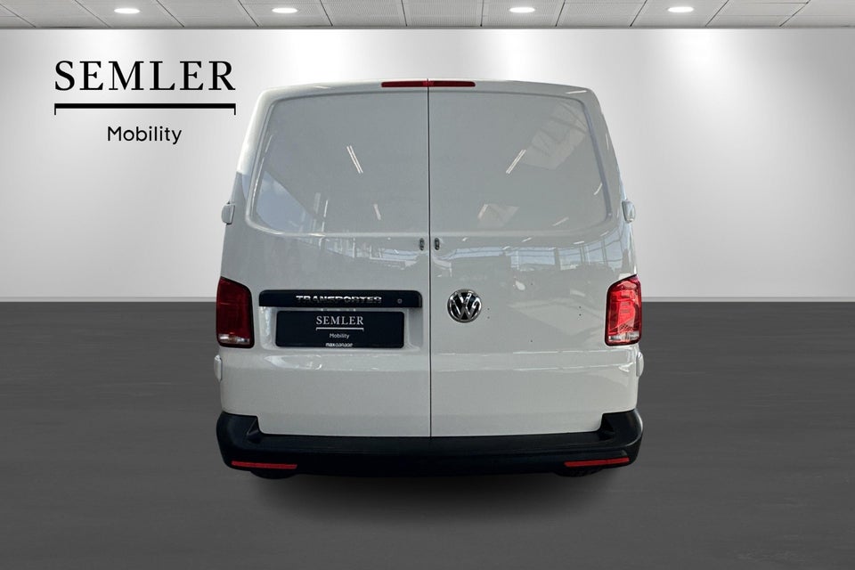 VW Transporter 2,0 TDi 110 Kassevogn lang