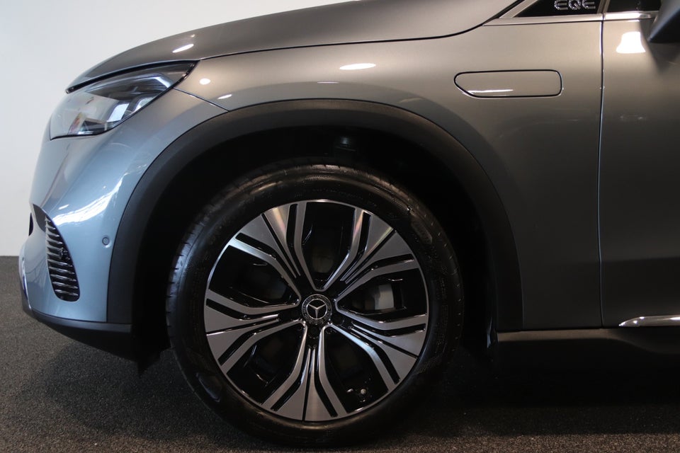 Mercedes EQE300 SUV Electric Art 5d