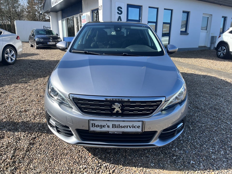 Peugeot 308 1,6 BlueHDi 120 Allure Sky 5d