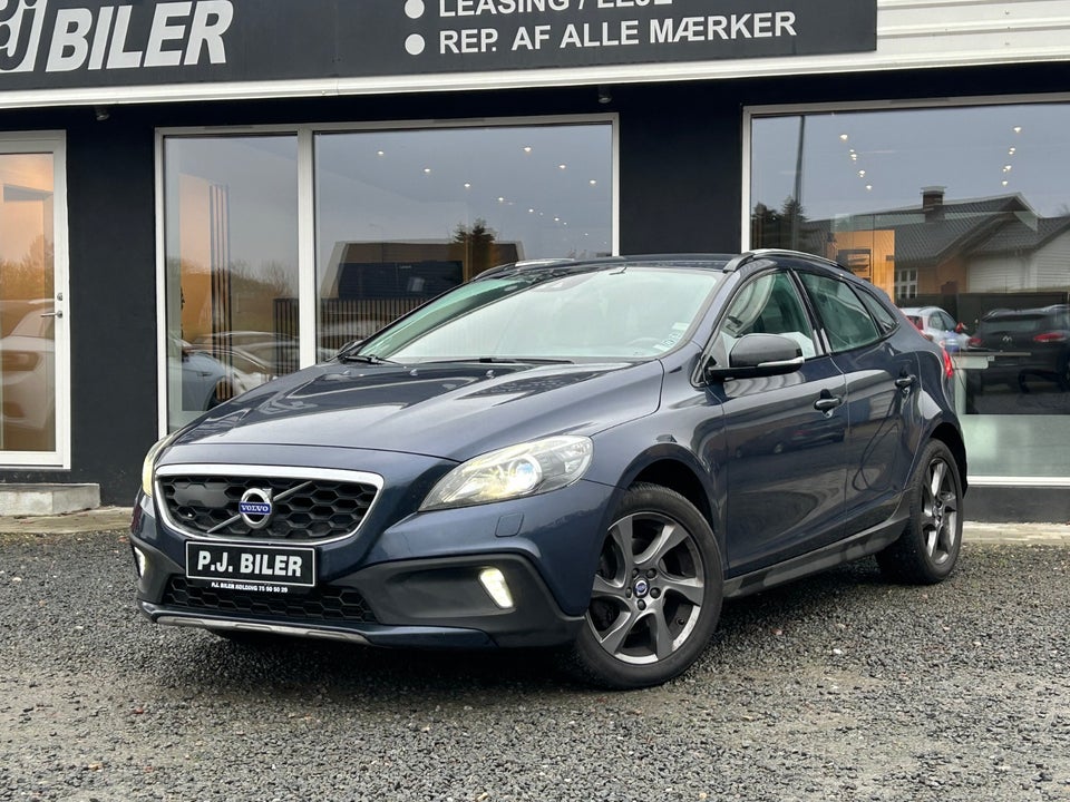 Volvo V40 CC 1,6 D2 115 Momentum aut. 5d
