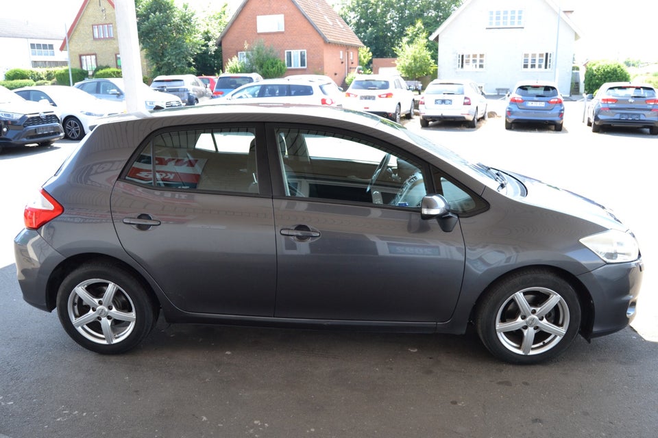Toyota Auris 1,6 T2 5d