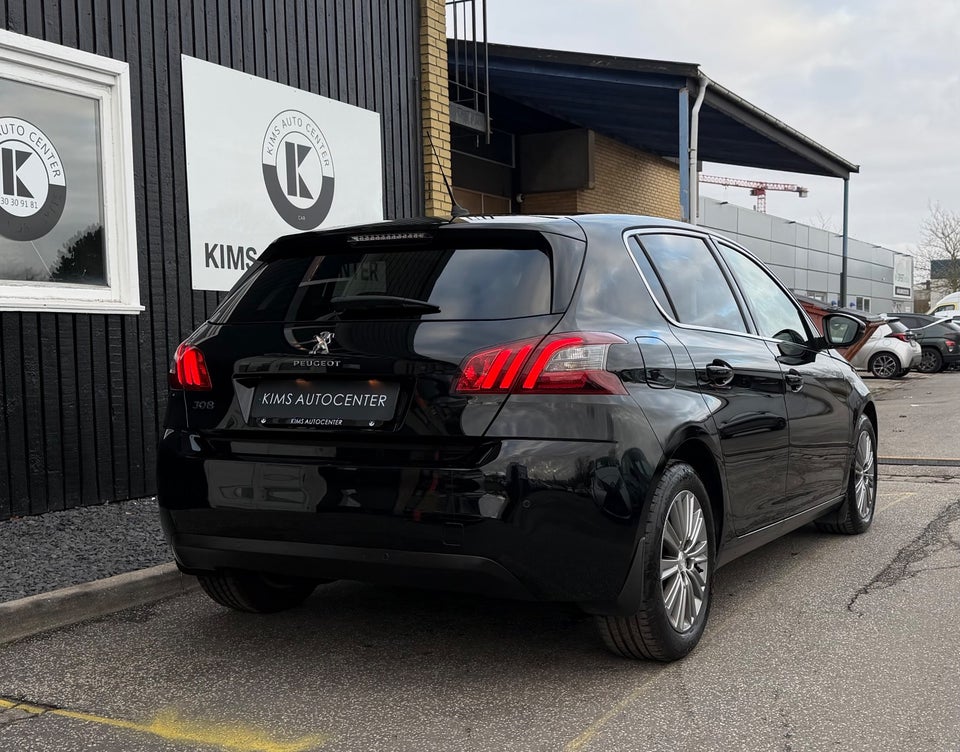 Peugeot 308 1,5 BlueHDi 130 Prestige Sky 5d