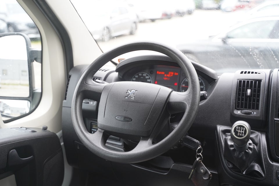 Peugeot Boxer 333 2,2 HDi 130 L1 4d