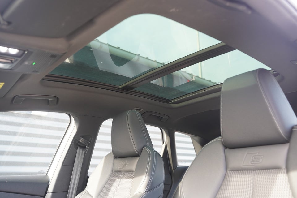 Audi Q4 e-tron 40 S-line 5d