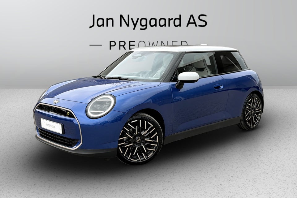 MINI Cooper SE Favoured Trim XL 3d
