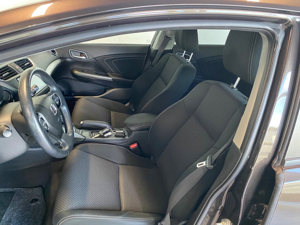 Honda Civic 1,8 i-VTEC Style Tourer 5d