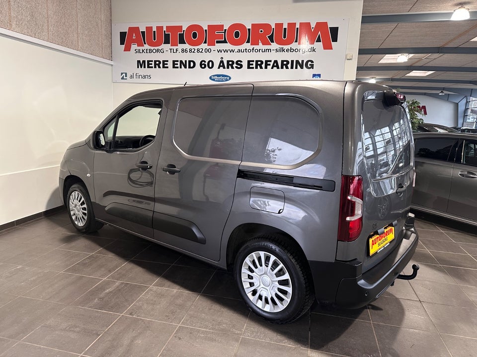 Toyota ProAce City 1,5 D 130 Medium Comfort aut. 6d