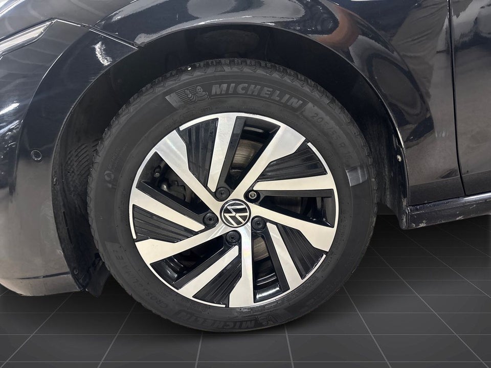 VW Golf VIII 1,4 eHybrid DSG 5d