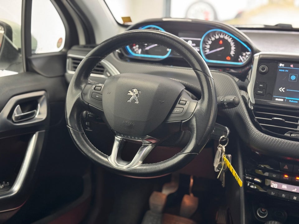 Peugeot 2008 1,6 BlueHDi 100 Allure Sky 5d