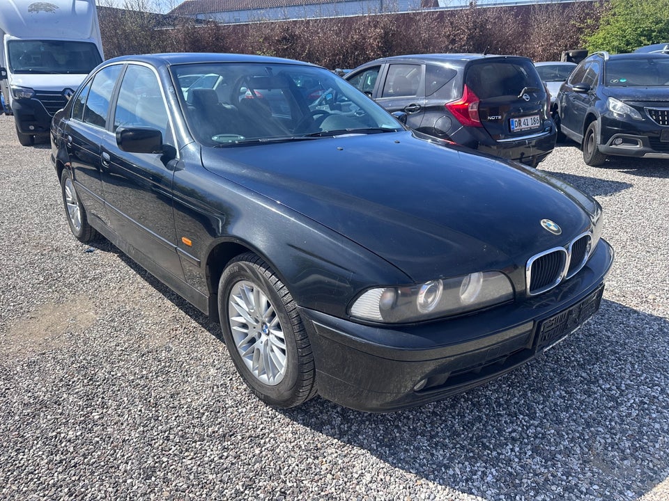 BMW 520i 2,2  4d