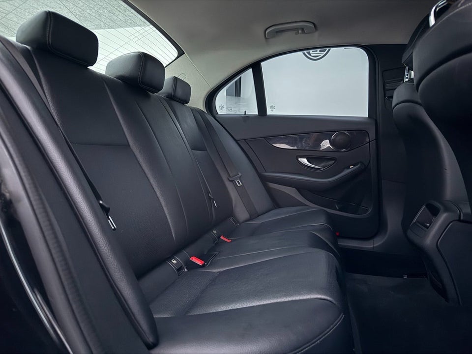 Mercedes C220 d 2,2 AMG Line 4d