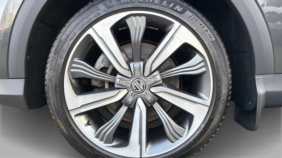 MG Marvel R Luxury 5d