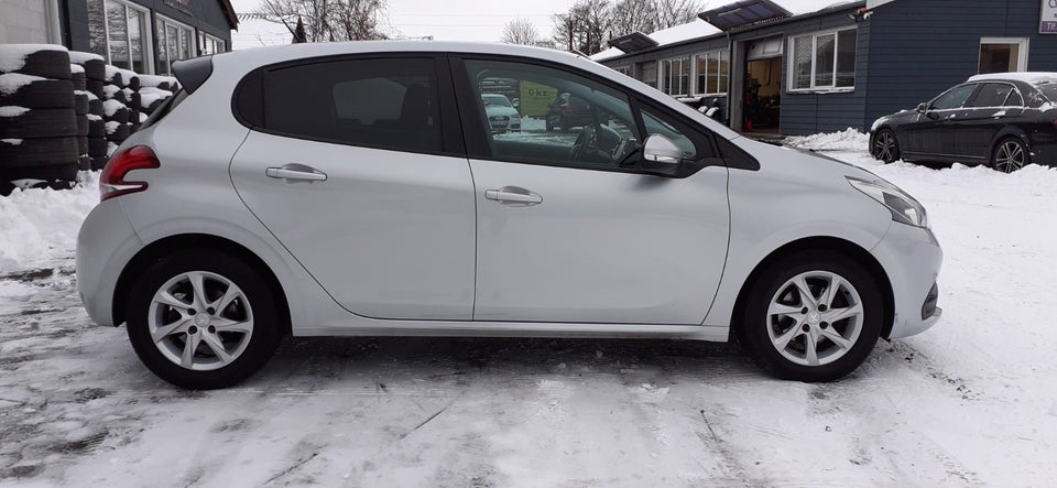 Peugeot 208 1,6 BlueHDi 100 Active 5d