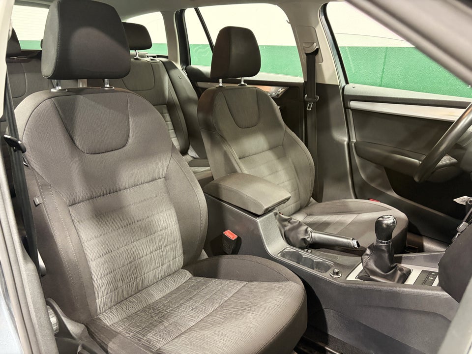 Skoda Octavia 1,6 TDi 105 Active Combi 5d