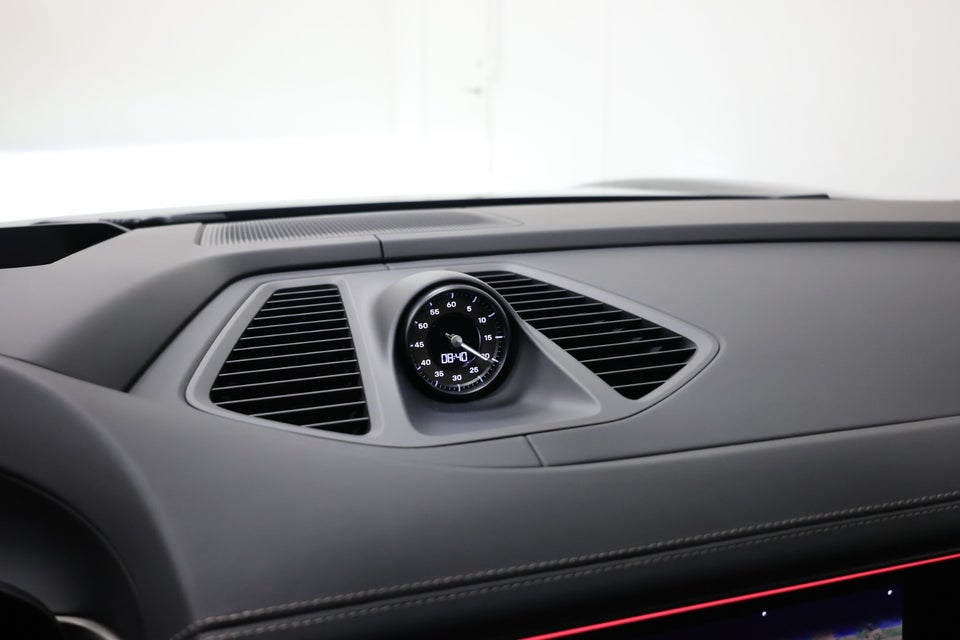 Porsche Macan Turbo 5d