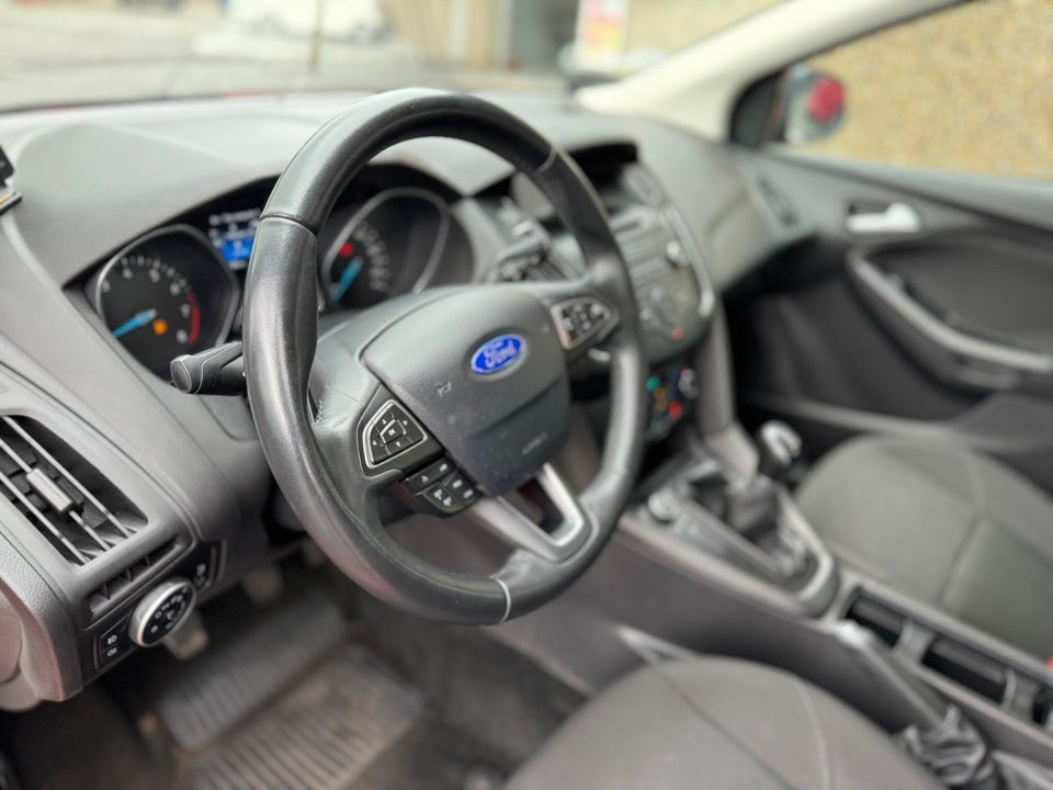 Ford Focus 1,0 SCTi 100 Business stc. 5d