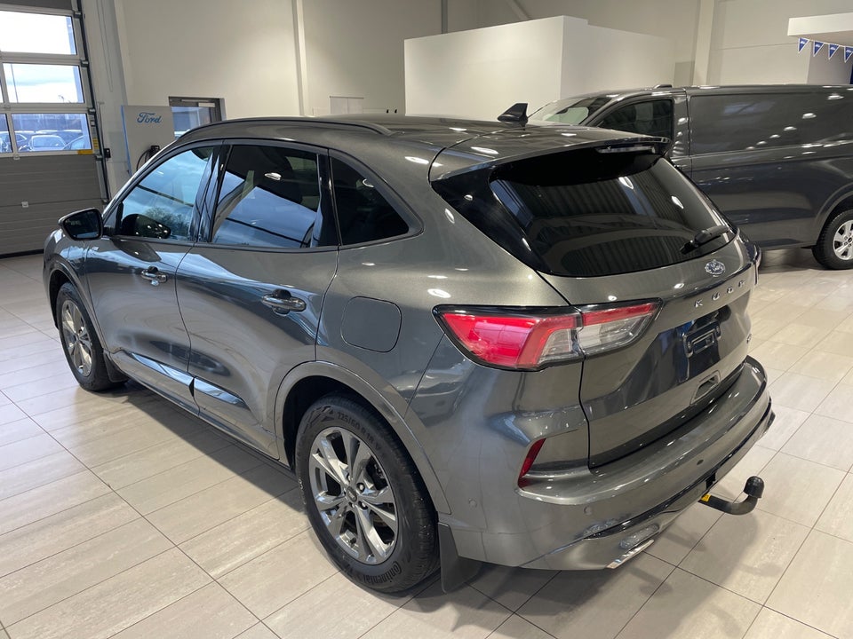 Ford Kuga 2,5 PHEV ST-Line X CVT 5d