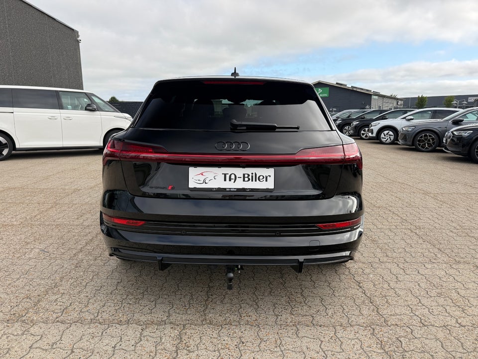 Audi e-tron S quattro 5d