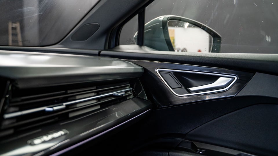 Audi Q4 e-tron 40  5d