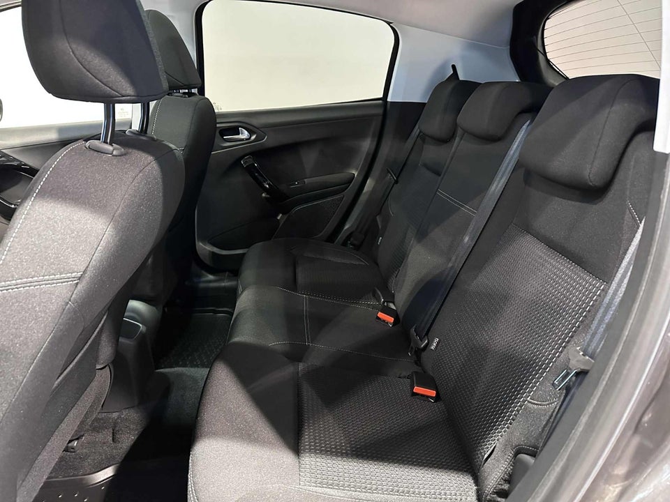 Peugeot 208 1,5 BlueHDi 100 Allure Sky 5d