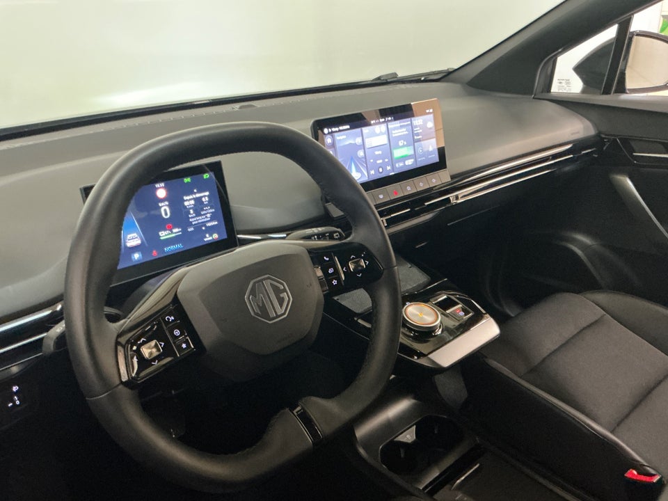 MG 4 77 Luxury Extended Range 5d