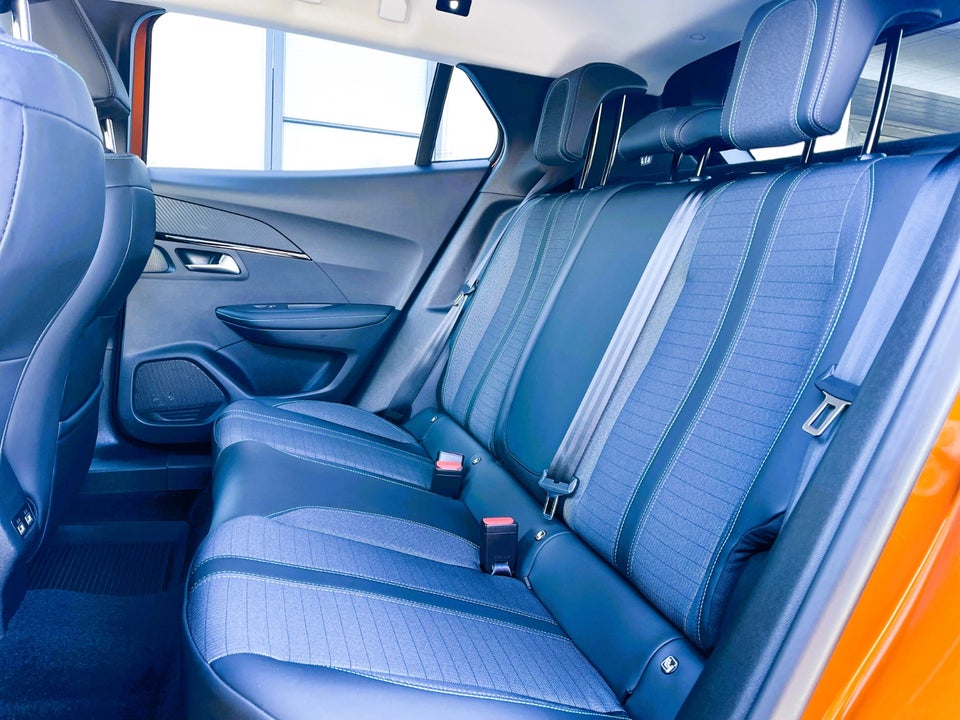 Peugeot 2008 1,2 PureTech 130 Active Limited EAT8 5d