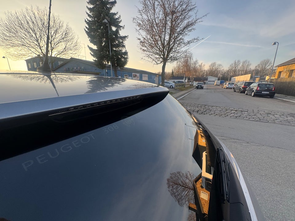 Peugeot 308 1,2 e-THP 130 Active EAT6 5d