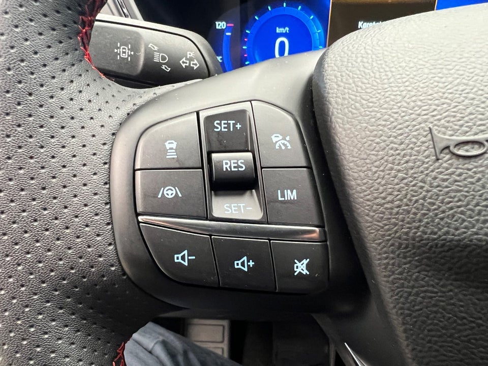 Ford Kuga 2,5 PHEV ST-Line X CVT 5d