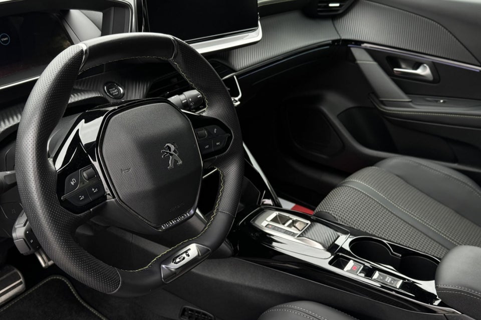 Peugeot e-208 50 GT 5d