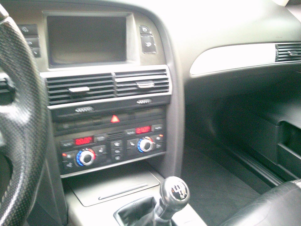 Audi A6 2,4 V6 4d