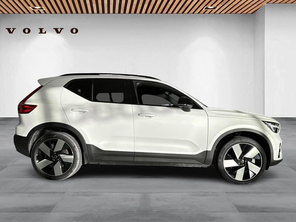 Volvo EX40 Extended Range Plus 5d