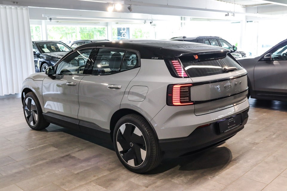 Volvo EX30 Extended Range Plus 5d