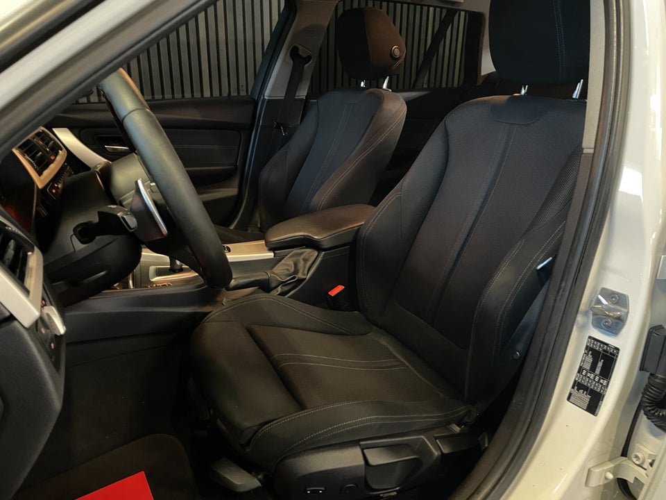 BMW 320d 2,0 Touring Advantage aut. 5d