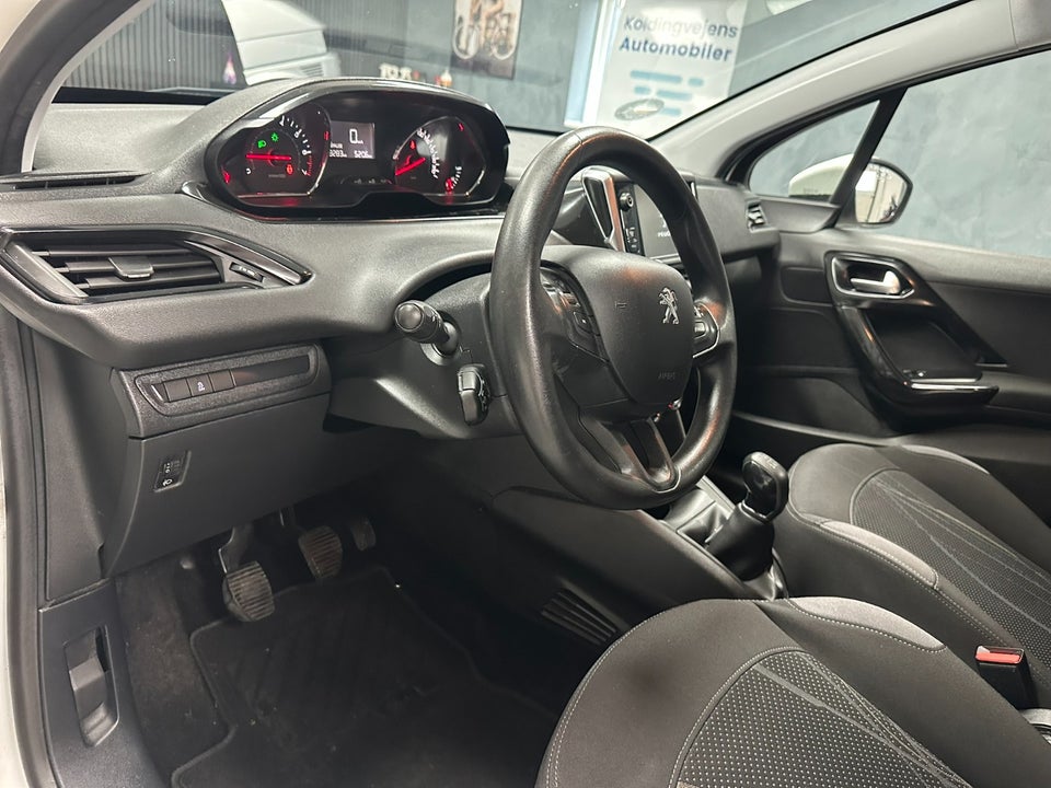 Peugeot 208 1,2 VTi Active 5d