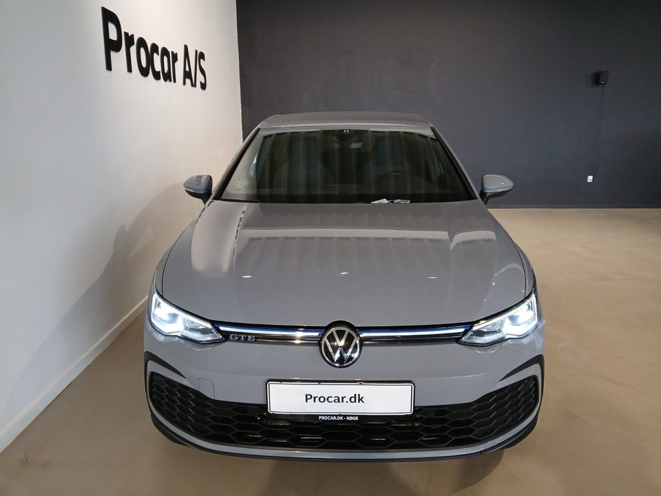 VW Golf VIII 1,4 GTE DSG 5d