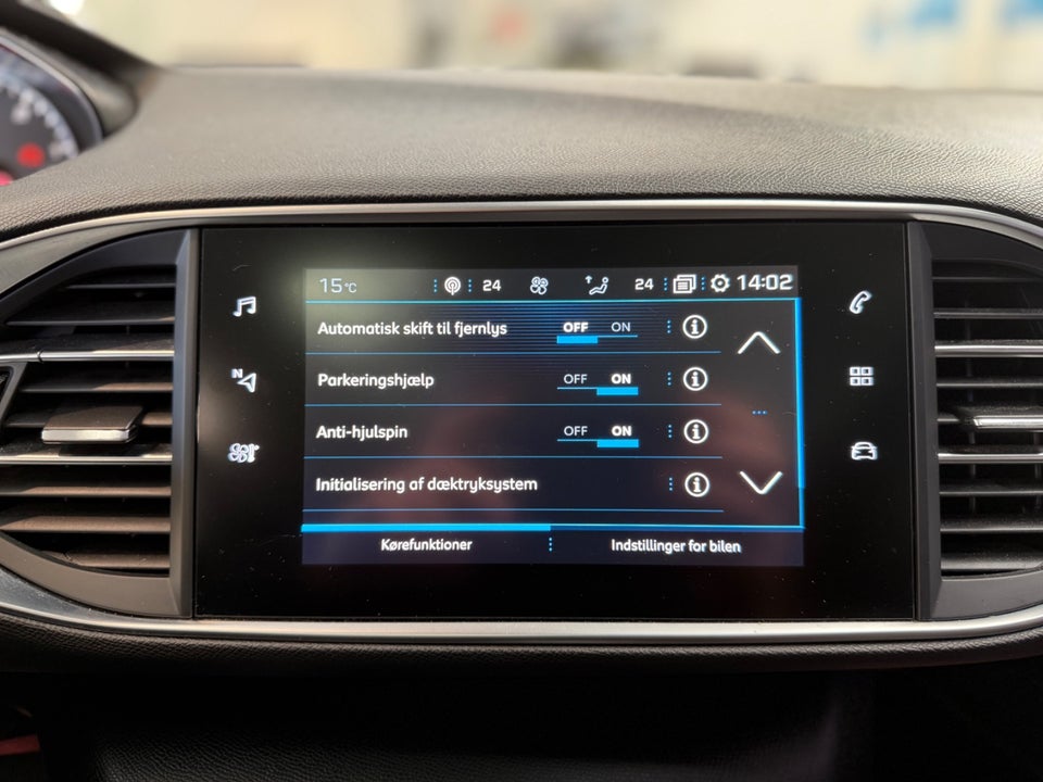 Peugeot 308 1,5 BlueHDi 130 Allure Sky 5d