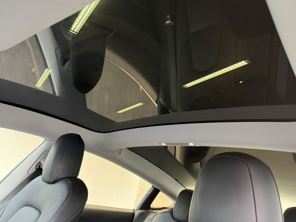 Tesla Model 3 Standard Range+ RWD 4d