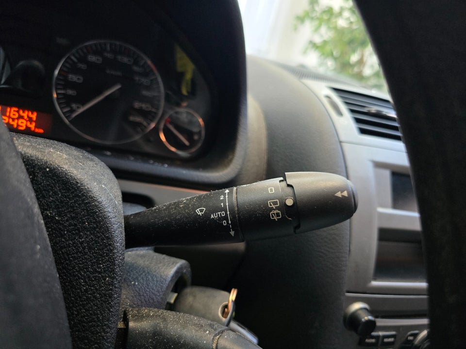 Peugeot 407 1,8 XR stc. 5d