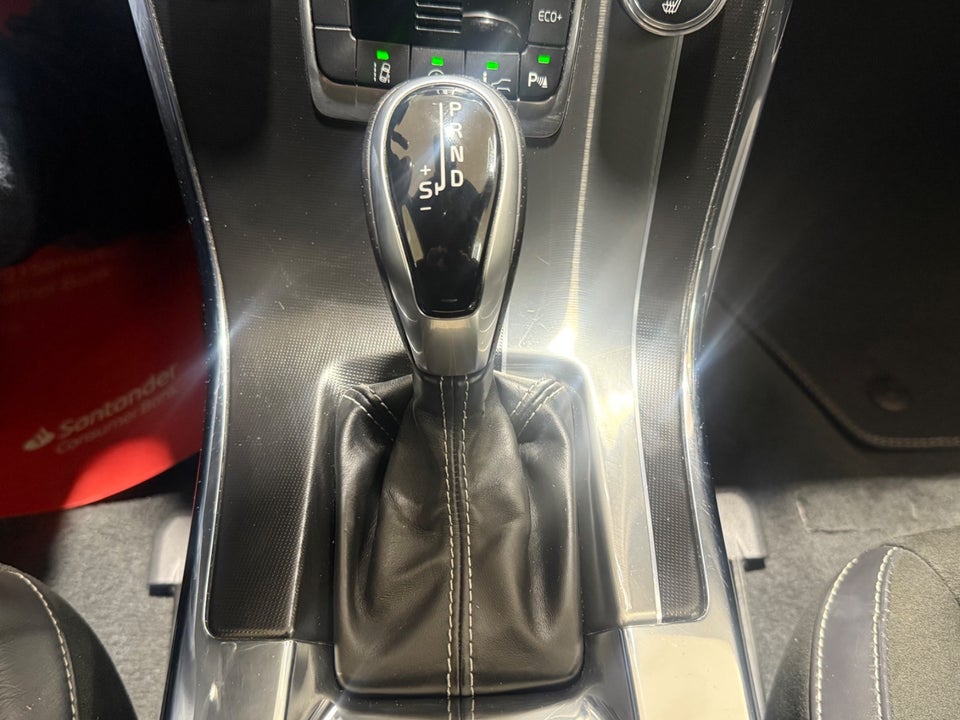 Volvo XC60 2,0 D4 190 R-Design aut. 5d