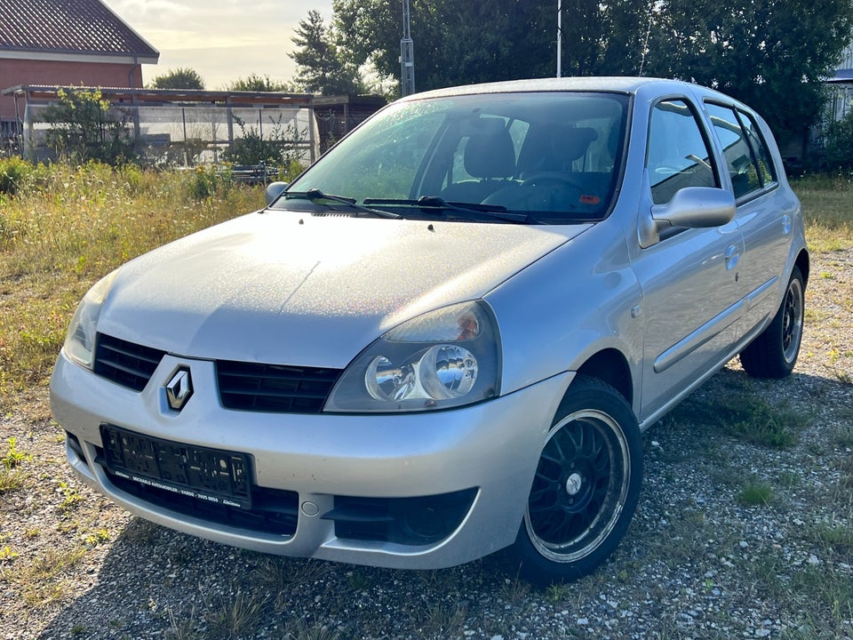 Renault Clio II 1,2 8V Storia 5d