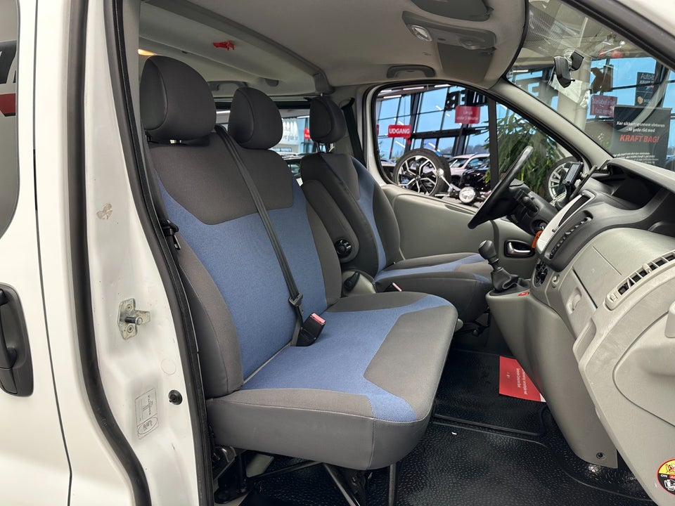 Renault Trafic T29 2,0 dCi 115 L1H1 Kombi aut. 4d