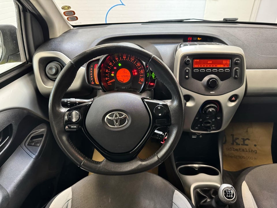 Toyota Aygo 1,0 VVT-i x-play 5d