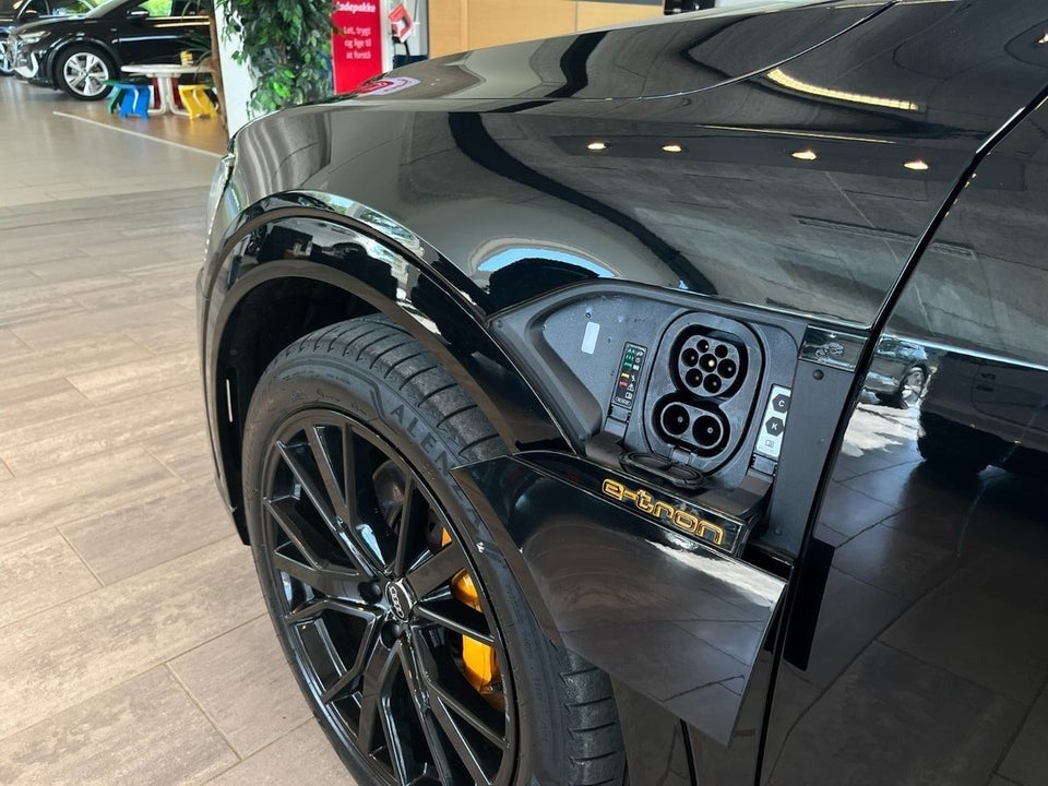 Audi e-tron 55 Black Edition S-line quattro 5d