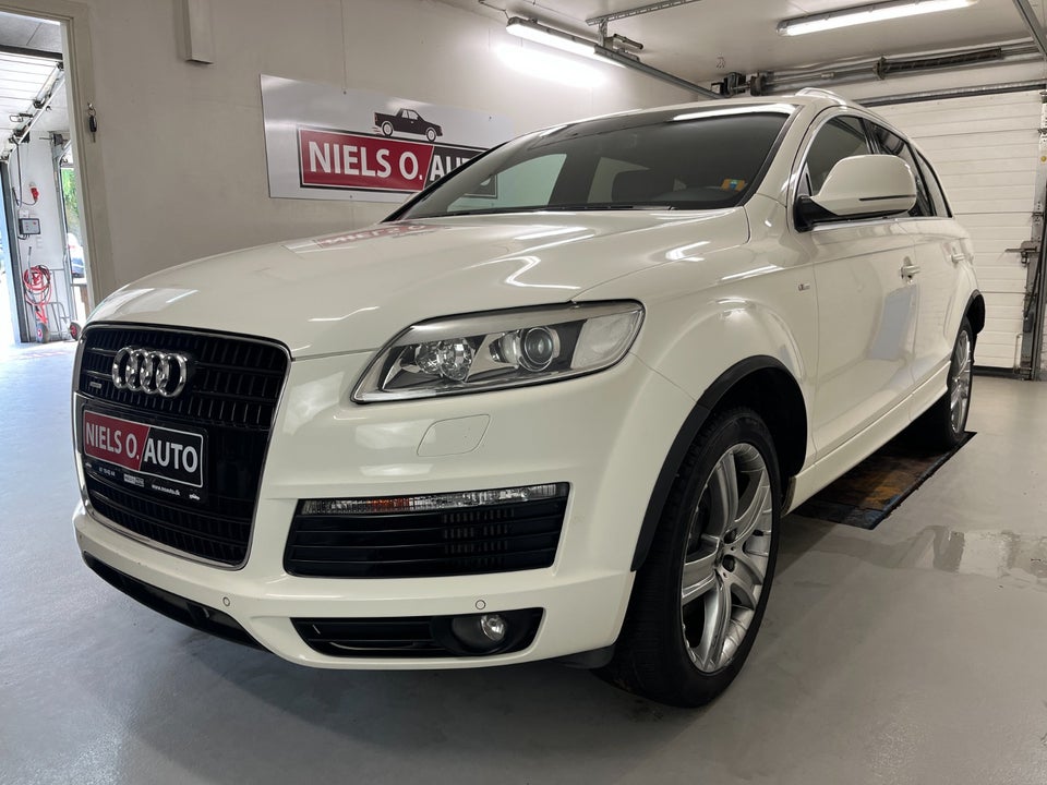Audi Q7 3,0 TDi 240 S-line quattro Tiptr. 7prs 5d