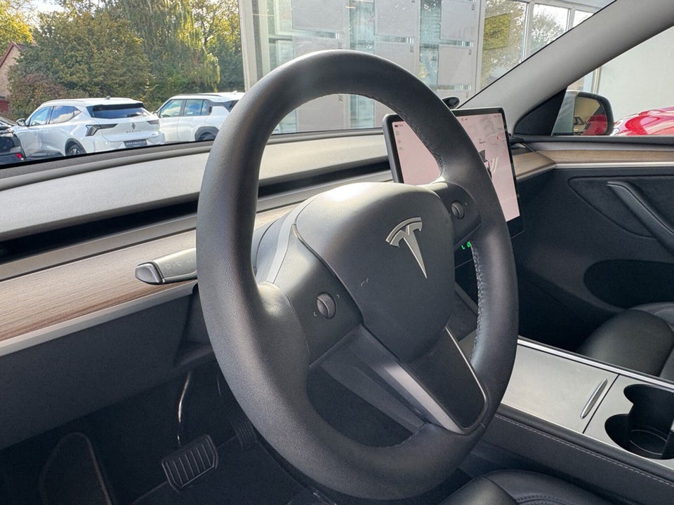 Tesla Model Y Long Range AWD 5d