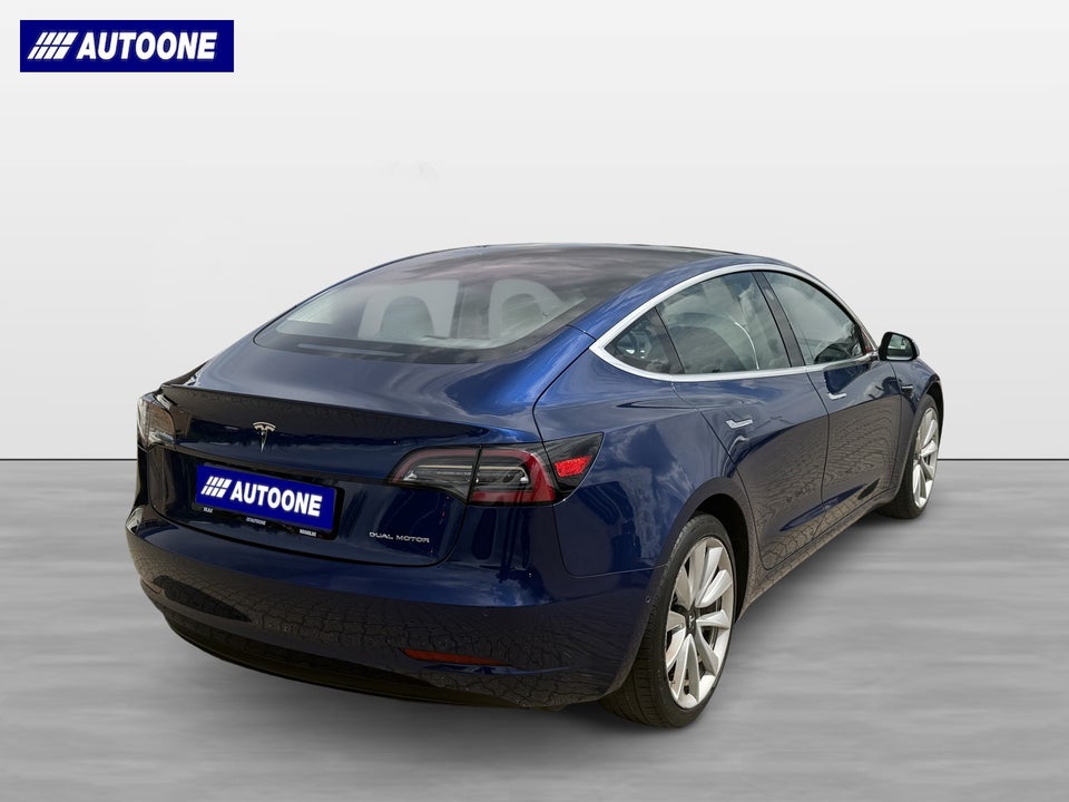 Tesla Model 3 Long Range AWD 4d