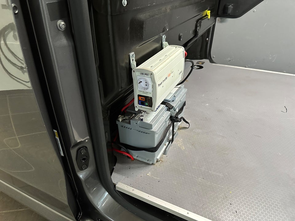 Peugeot Expert 2,0 BlueHDi 180 L2 Ultimate EAT6 Van