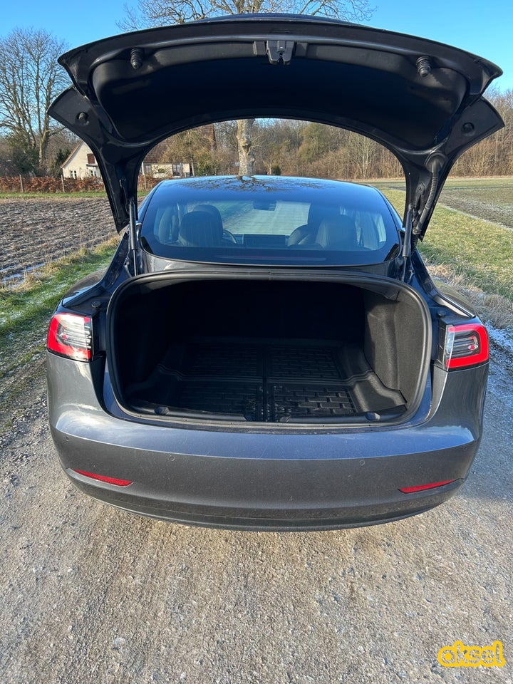 Tesla Model 3 Long Range AWD 4d