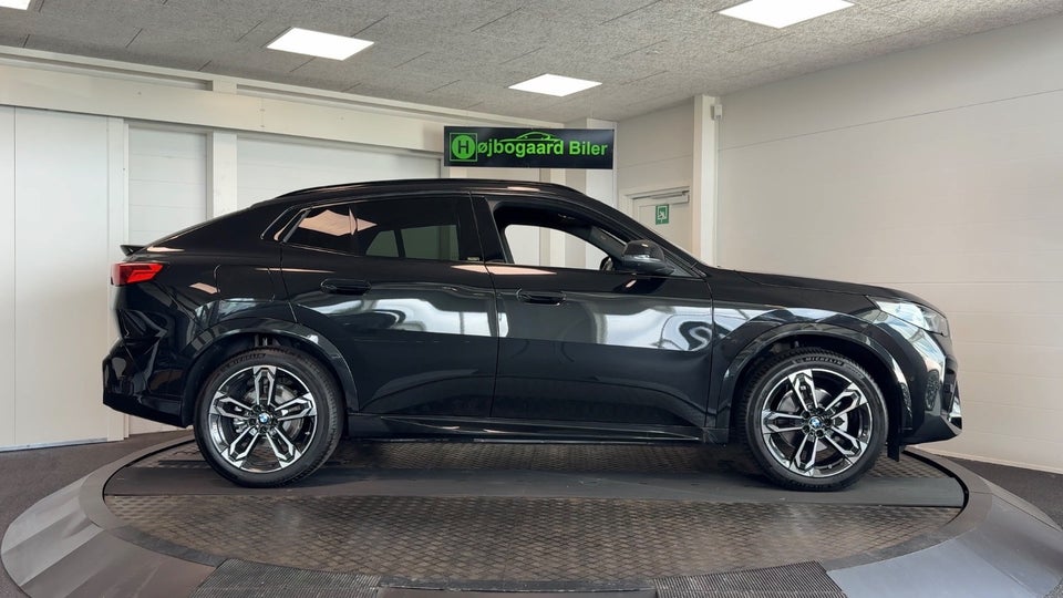 BMW iX2 eDrive20 Charged M-Sport 5d